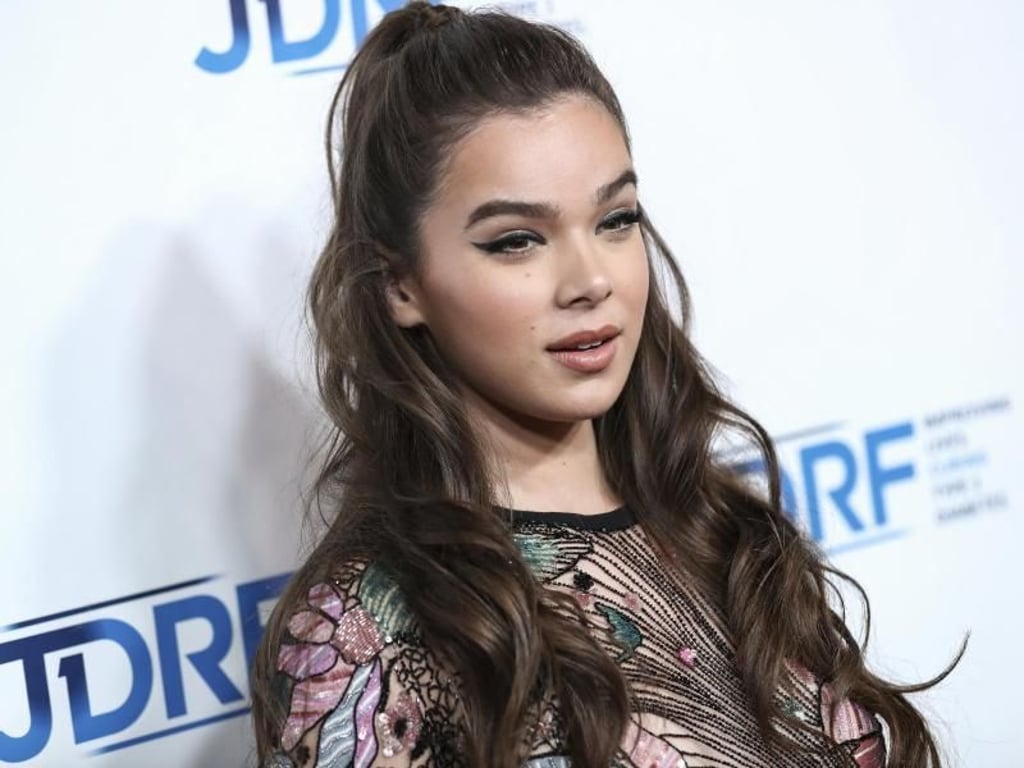 Hailee Steinfeld — Biography, Ethnicity, Net Worth, Parents, Real Name, Controversy, Age