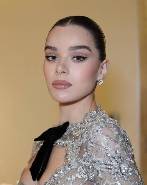 Hailee Steinfeld — Biography, Ethnicity, Net Worth, Parents, Real Name, Controversy, Age