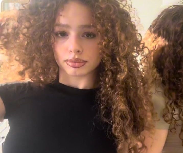Eliana Kalogeras: Wiki, Bio, Birthday, Net Worth, Boyfriend, Height, Weight
