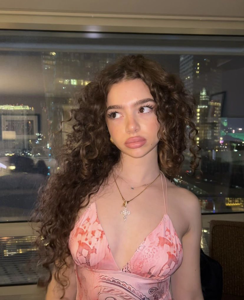 Demitra "Mia" Kalogeras: Wiki, Bio, Birthday, Net Worth, Boyfriend, Height, Weight